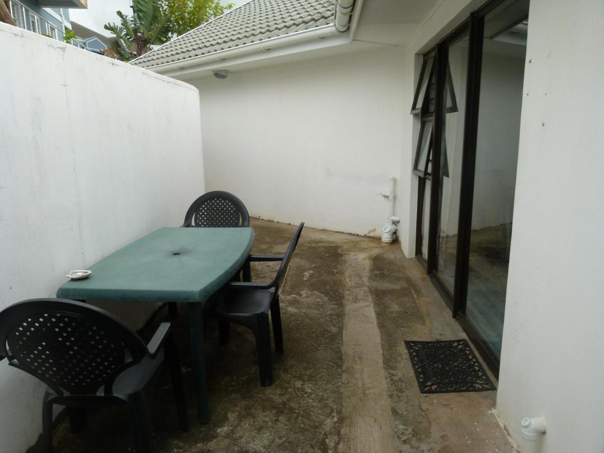 Beacon Bay Eland Place Self Catering Guest House מראה חיצוני תמונה